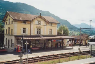 Küssnacht am Rigi , Stations- & Nebengebäude, Bahnseite (2008)