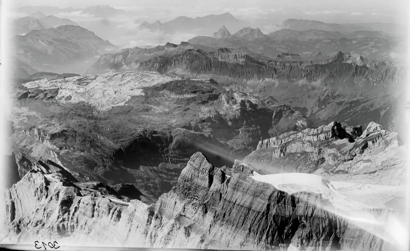 Bächistock, Silberen, Silberenalp, Mythen, Rigi v. O. from 3500 m (1923)