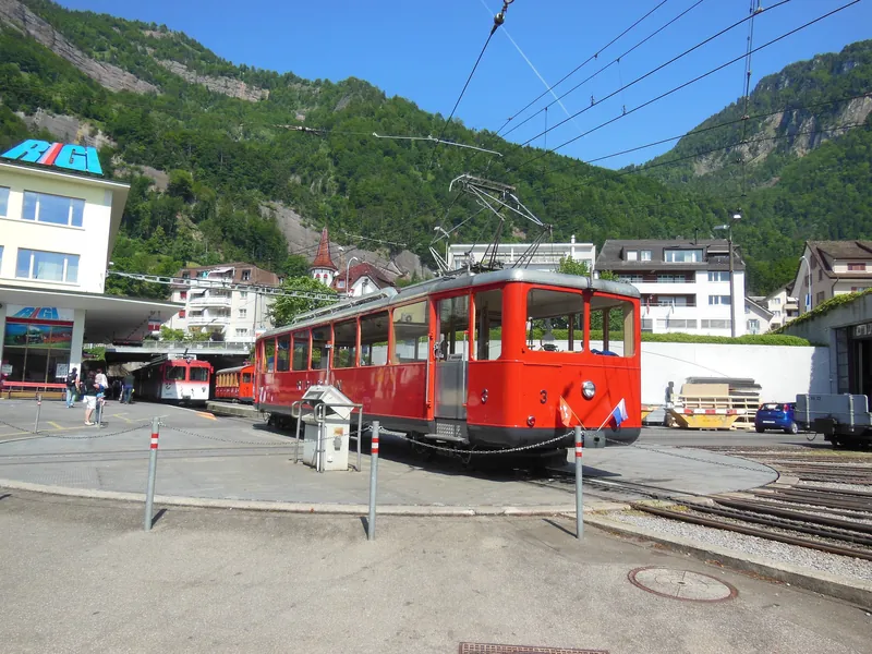 Vitznau train station 02 (2012-06-07 14:51:00)