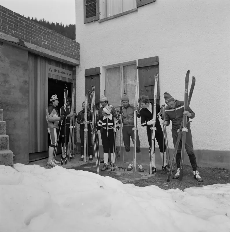 Cross country skiing on the Rigi (5/1978)