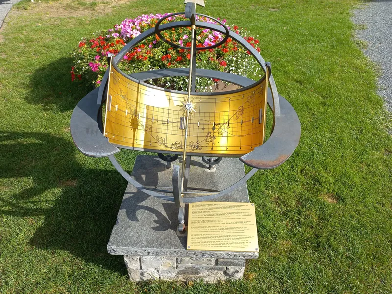 Vitznau-park-sundial-03ASD (2023-09-04)