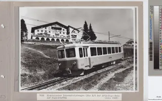 Elektrischer Zahnradtriebwagen CFhe 2/4 der Arth- Rigi -Bahn auf Rigi -Staffel (ca. 1949)
