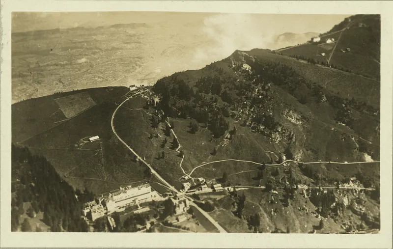 Rigi cold bath, from 300 m flying altitude (1919)