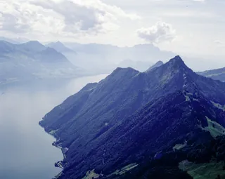 Urmiberg with the Rigi Hochflue and Lake Lucerne (12.06.2002)