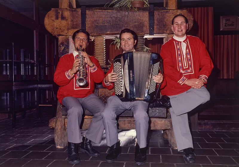 Rigi, Folk Music (1976)