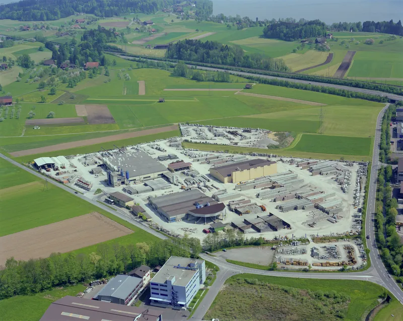 Küssnacht am Rigi, concrete goods warehouse (30.04.1994)
