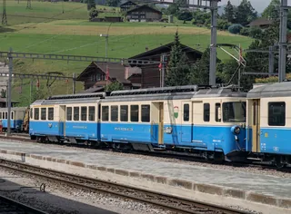 Canton BE, Zweisimmen, Bde 5003 and Bt 5303 ; driver's cab in cab car ABt 5303 ; Ae 4/4 258 in Zweisimmen at 10.00 o'clock ; ABDe 8/8 4002 ; Arth-Rigi railcar in Goldau ; bogie downhill of BDe 2/4 12 and Bt 22 on the siding (22.06.2000-23.07.2000)