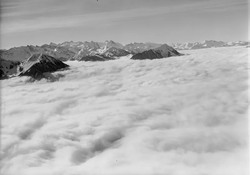 Rigi, sea of fog, with Buochserhorn and Stanserhorn (16.01.1967)