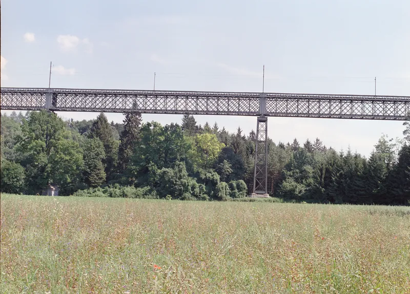 Railroad bridge at Ossingen (over the river Thur): 1: train 7955 at 14:33 from Winterthur, S 29 without lateral sun ; 2: train 7958 at 15:25 to Winterthur, S 29 with lateral sun ; 3: train 7959 at 15:33 from Winterthur, S 29 with lateral sun ; Chräbel in Goldau with Rigi steam loco 17 and BDhe 4/4 15 and driving trailer Bt 25 on downhill at 09:45 (25.07.2001-02.08.2001)