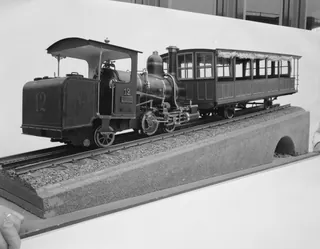Modell der Rigi -Bahn mit Dampflok 12 und Vorstellwagen (ca. 1940 - ca. 1960)