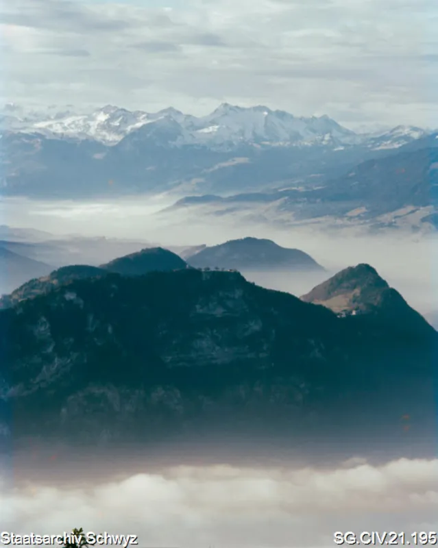 Blick von der Rigi auf das Nebelmeer und Berglandschaft (zwischen 1950 und 1980)