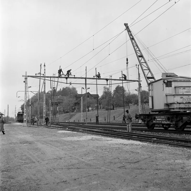 Fahrleitungsjochauswechslung in Küssnacht am Rigi (25.10.1951)