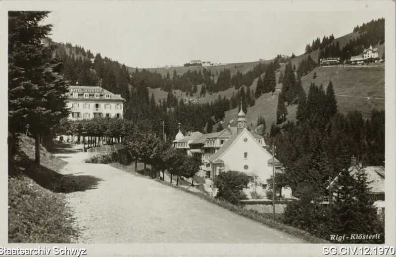 Rigi-Klösterlii mit Hotel Schwert und Kapelle Maria zum Schnee (1937)