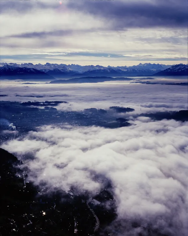 Hedingen, Rigi, and Pilatus—a Föhn-like atmosphere (23.11.2002)