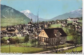 Schwyz mit Kollegium Maria Hilf vor Rigi und Rossberg (1909)