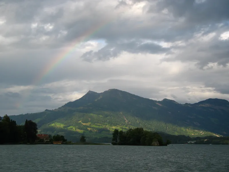 7020 - Meggen - Rainbow over Rigi (2007-07-29)