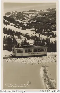 Arth-Rigi-Bahn beim Rigi-Staffel mit Blick gegen Glärnisch (keine Angabe)