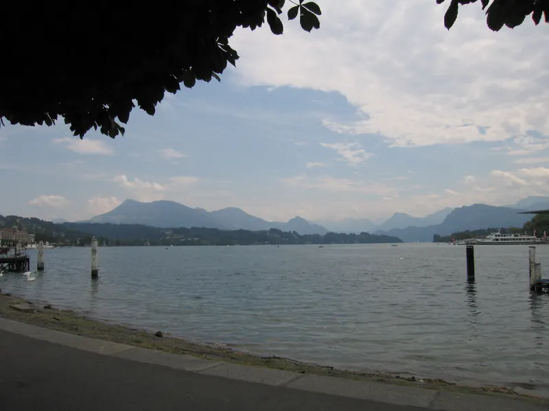 Lake Lucerne (16199288916) (2006-07-31 11:53)