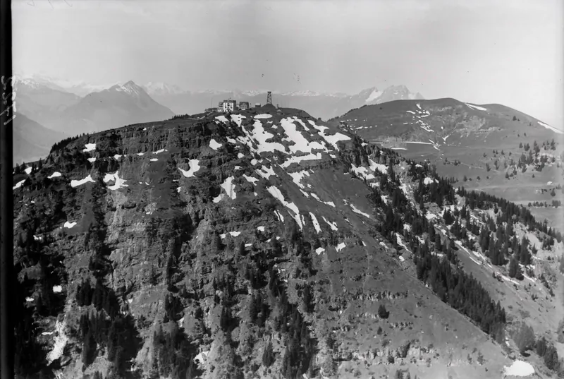 Rigi Scheidegg, Pilatus, Stanserhorn from N. O. from 1800 m (1919)