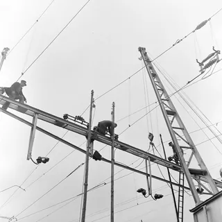 Fahrleitungsjochauswechslung in Küssnacht am Rigi (25.10.1951)