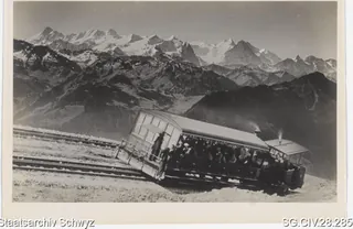 Arth-Rigi-Bahn mit Passagieren (keine Angabe)
