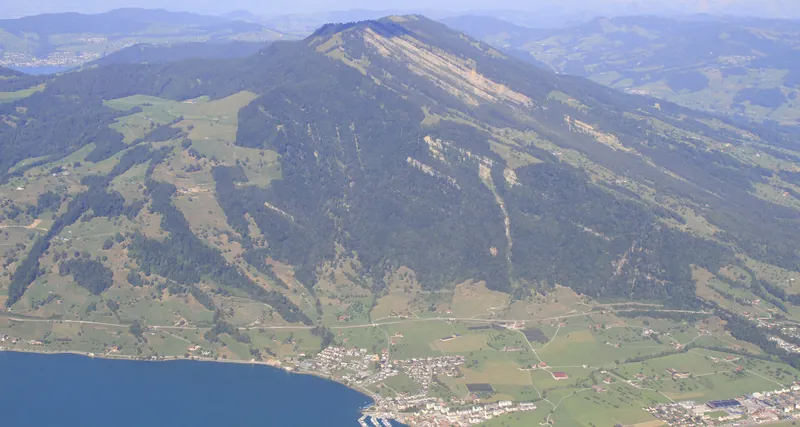 Gnipen, Rossberg, Zugersee (2022-08-09 17:22:14)