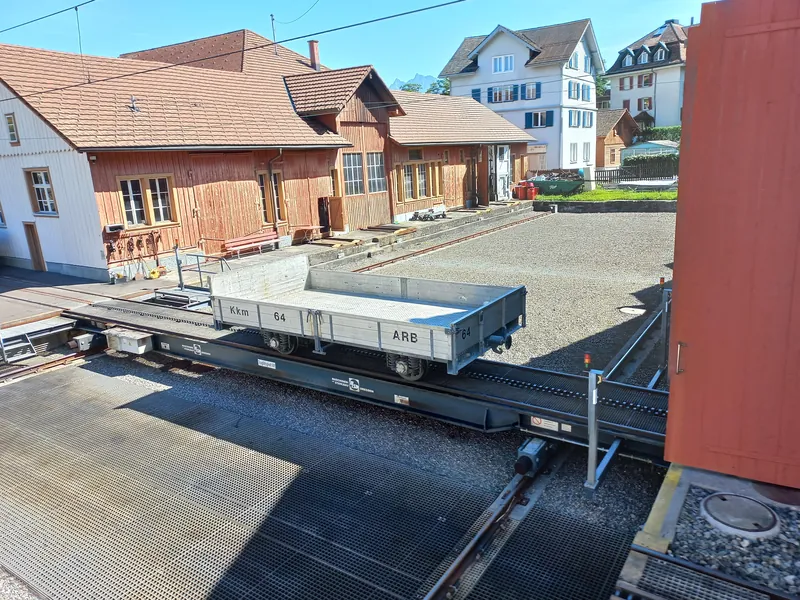 Arth Goldau-railway station-moving rails-03ASD (2023-09-04)