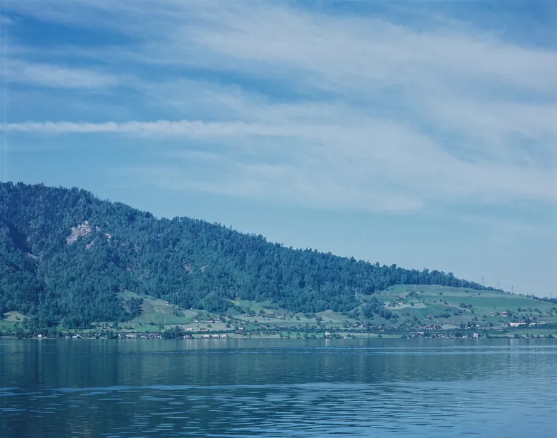 Küssnacht SZ, northeast view of Rigi with Rigi north ridge, in the foreground Ober Immensee and Lake Zug (17.05.2004)
