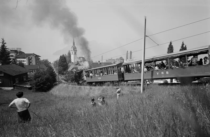 Vitznau, steam locomotive No. 16 or 17 with two pretenders of the Vitznau-Rigi Railway (VRB) (7/1978)