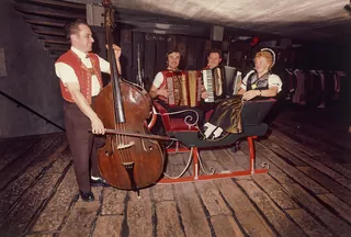 Rigi, Folk Music (1976)