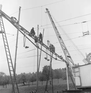 Fahrleitungsjochauswechslung in Küssnacht am Rigi (25.10.1951)