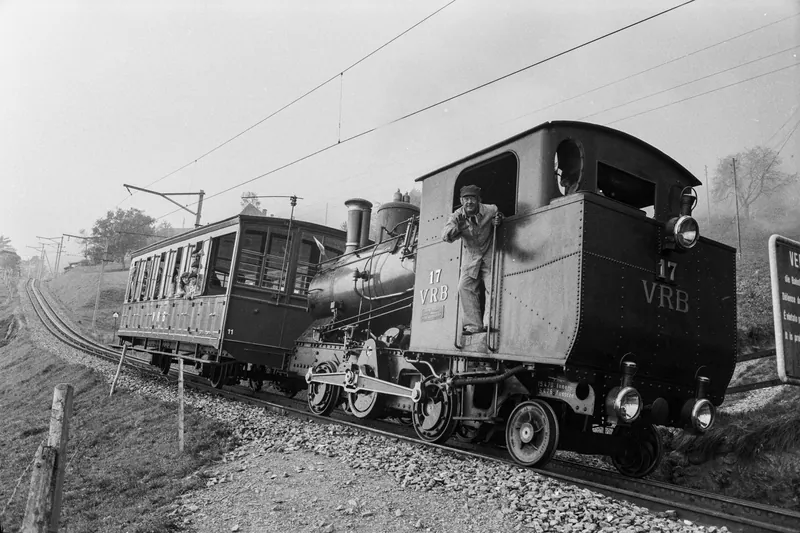 Paul Bühlmann on the occasion of a trip to Rigi, steam train VRB steam locomotive H 2/3 No. 17 (14.10.1979)