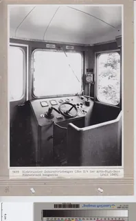 Elektrischer Zahnradtriebwagen CFhe 2/4 der Arth- Rigi -Bahn Führerstand bergseits (ca. 1949)