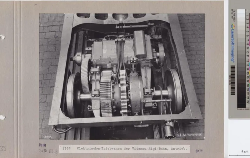 Elektrischer Triebwagen der Vitznau- Rigi -Bahn, Antrieb. (ca. 1937)