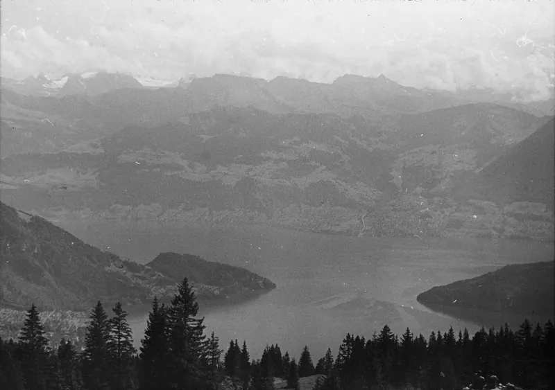 Vierwaldstättersee, Beide Nasen von unterhalb Rigi-Kaltbad (1936)