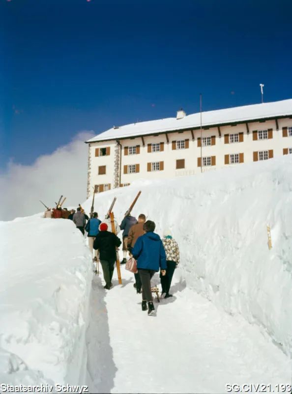 Hotel Rigi-Kulm im Winter (zwischen 1950 und 1980)