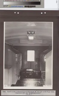Elektrische Schneeschleudermaschine He 2/3 der Arth- Rigi -Bahn, Innenansicht mit Bremskompressor (ca. 1930)
