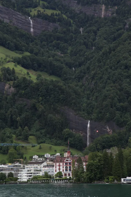 Vitznau, Rigi slope with Hotel Vitznauer Hof and waterfalls (09.07.2014)