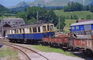 Leukerbad : Ex station building of the LLB ; MOB railcar, ex BDe 4/4 28 in Montbovon ; snowplow X 10 of the MOB, tpf tractor 12 ; BDe 4/4 142 in new dress ; Vitznau-Rigi steam loco 17 ; Ballwil with train 6033, Bt 906 at 11:35 in Ballwil ; train 6044 to Lenzburg in Hochdorf at 12:32, NPZ (16.07.2002-27.07.2002)