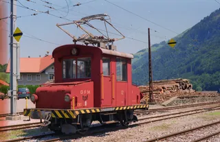 Leukerbad : Ex station building of the LLB ; MOB railcar, ex BDe 4/4 28 in Montbovon ; snowplow X 10 of the MOB, tpf tractor 12 ; BDe 4/4 142 in new dress ; Vitznau-Rigi steam loco 17 ; Ballwil with train 6033, Bt 906 at 11:35 in Ballwil ; train 6044 to Lenzburg in Hochdorf at 12:32, NPZ (16.07.2002-27.07.2002)