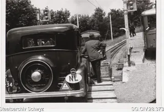 Verlad niederländischer Automobile mit der Vitznau-Rigi-Bahn auf die Rigi (keine Angabe)