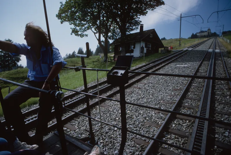 Weggis, double track of the Rigibahn (VRB) between Romiti and Rigi Kaltbad, Riggenbach racks (8/1994)