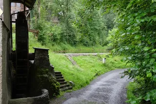 Küssnacht am Rigi, Seebodenstrasse, bone stamping mill with water wheel and pond (10.07.2014)