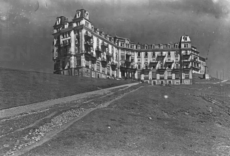 Rigi Kulm, Grand Hotel Schreiber, Aussenansicht (between approx. 1890 and approx. 1934)