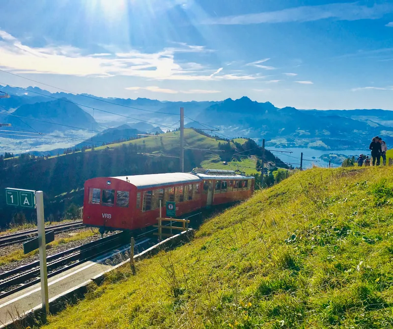 Enchanting Swiss mountain (2019-10-11 15:50:48)