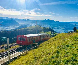 Enchanting Swiss mountain (2019-10-11 15:50:48)