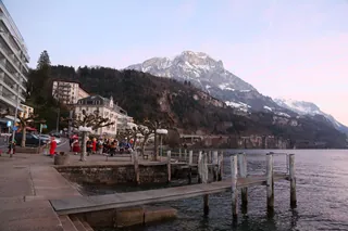 Fasnacht in Brunnen mit Fronalpstock (2025-01-13 18:09:29)