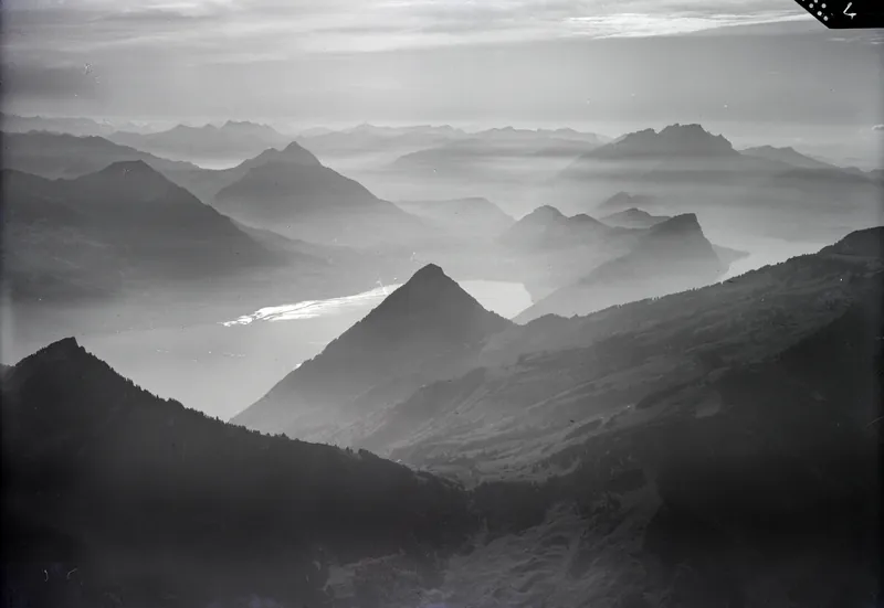 View over Rigi Hochflue and Gersauerstock to Buochserhorn, Stanserhorn, Bürgenstock and Pilatus (22.09.1946)