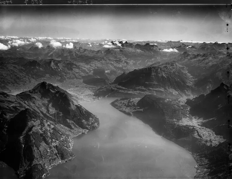 Gersau, Rigi Hochflue, Brunnen, Schwyz, Mythen, Muota valley, Lake Lucerne, Glarus Alps v. N. W. from 3300 m (27.09.1934)