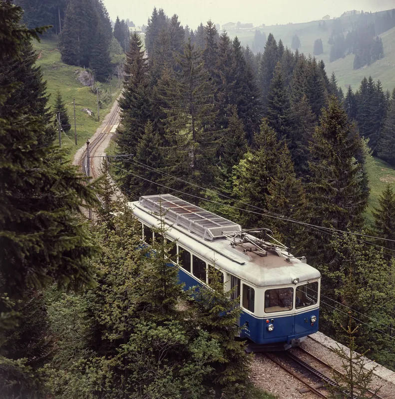 Below Rigi-Staffel, ARB BDhe 2/4 railcar No. 14 (1975)